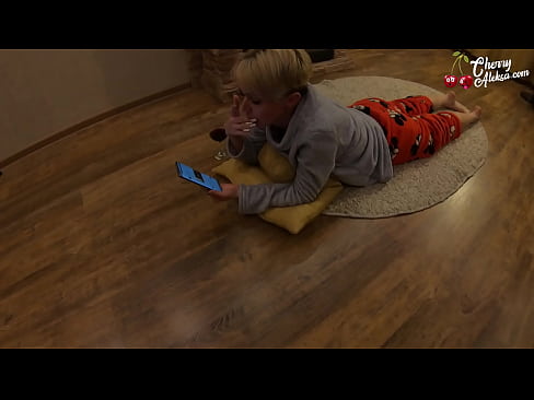 ❤️ Hullu blondiin imeb tohutut munni ja hüppab selle peal - anaalseksiga ️ Pornovideo at porn et.myteporn.ru ☑