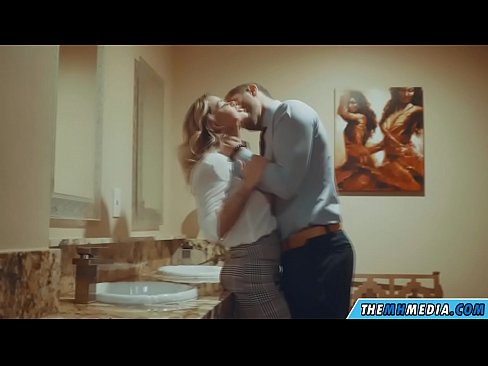 ❤️ Kui rinnakas blondiin võrgutab sind avalikus tualettruumis ️ Pornovideo at porn et.myteporn.ru ☑